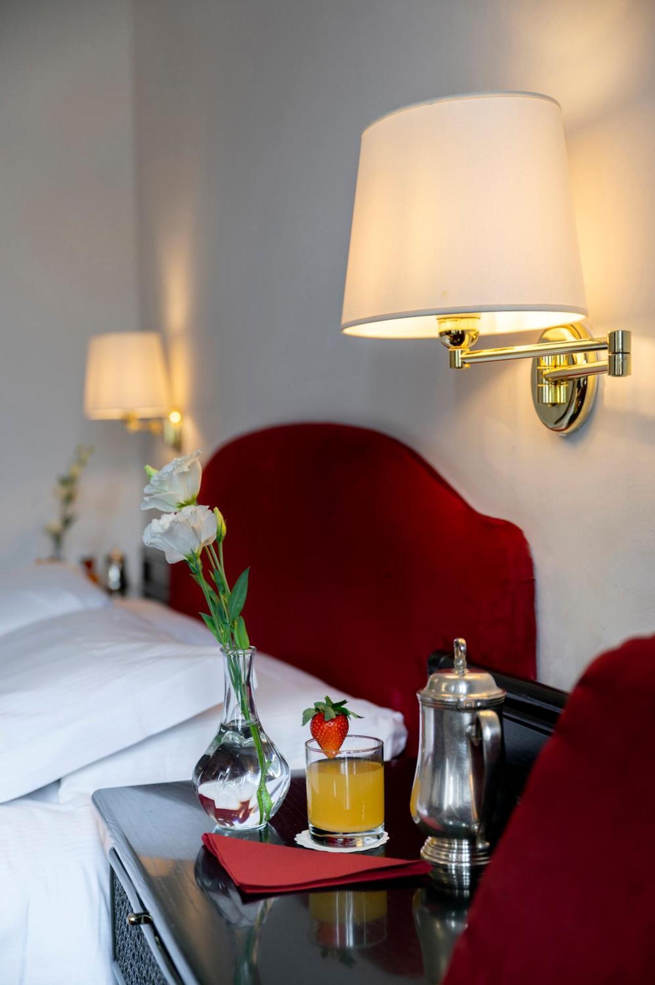 Hotel Hannover Градо Екстериор снимка
