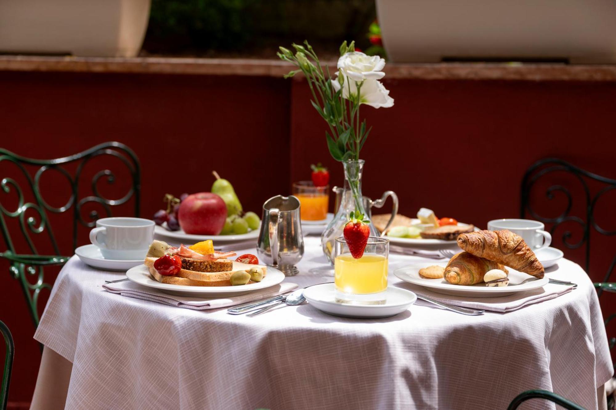 Hotel Hannover Градо Екстериор снимка