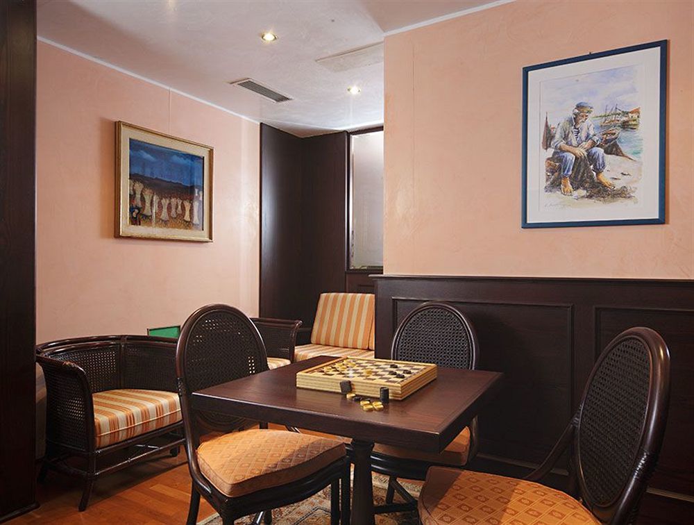 Hotel Hannover Градо Екстериор снимка